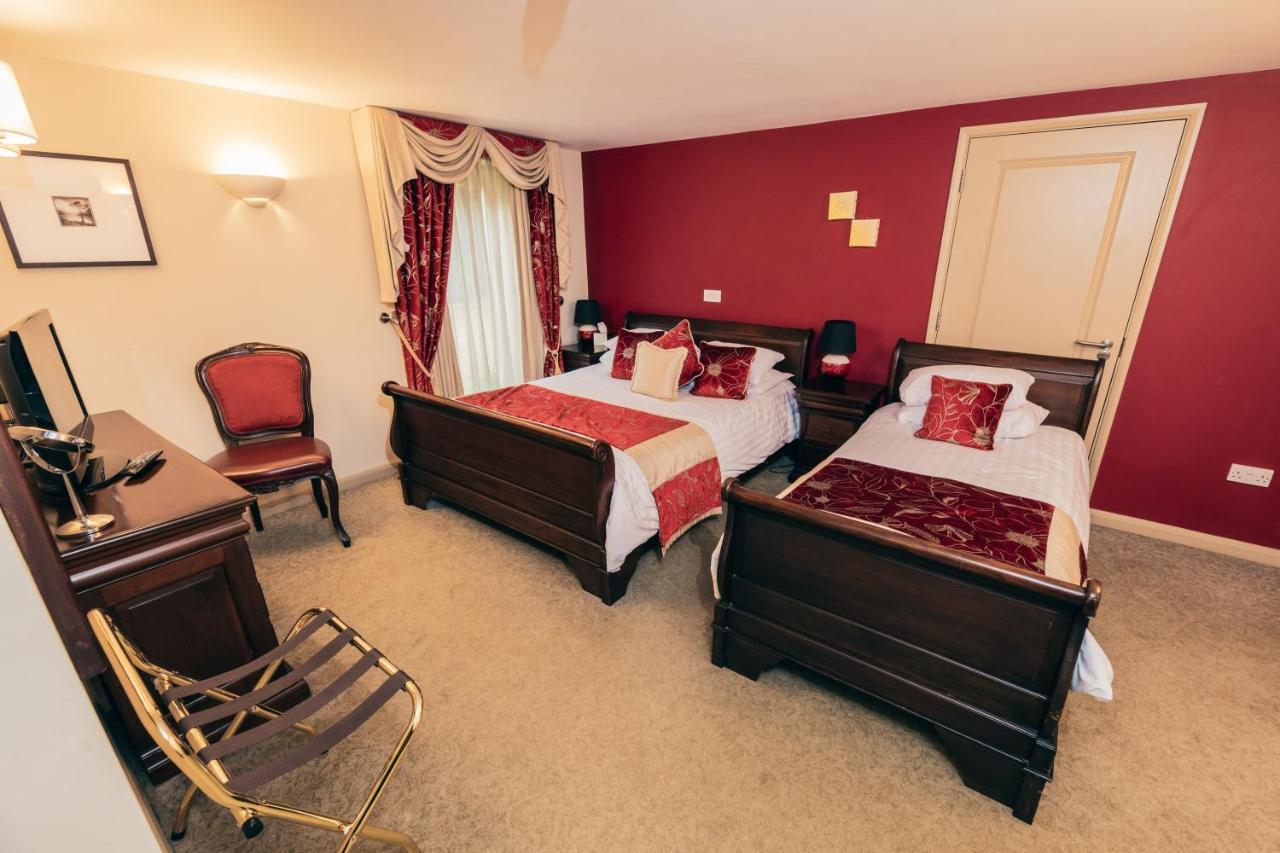 The Auberge Yaxley  Buitenkant foto
