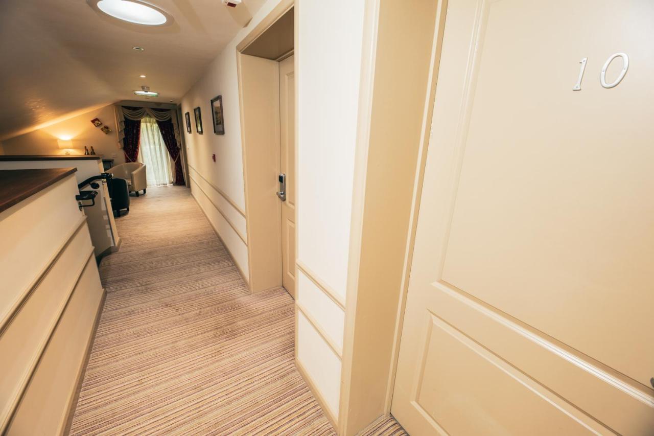 The Auberge Yaxley  Buitenkant foto
