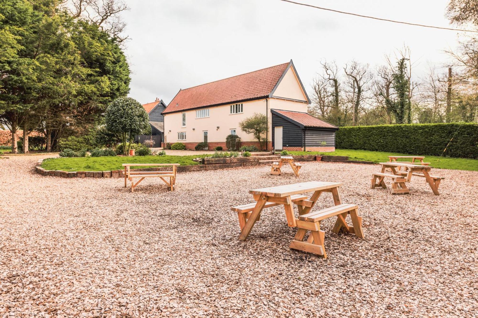 The Auberge Yaxley  Buitenkant foto